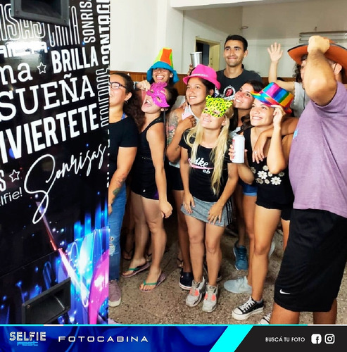Selfiefest Cabina De Fotos Instantaneas Alquiler
