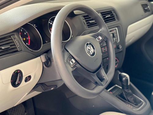Imagen 10 de 13 de Volkswagen Jetta 2.5 Comfortline Tiptronic At 2016