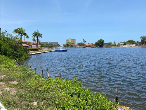 Vendo Terreno 5000m2 Puerto Encantado 8344