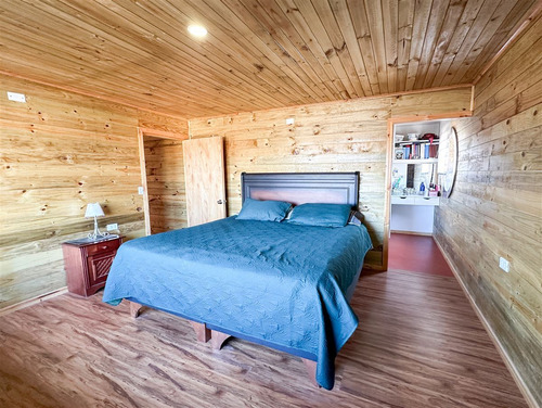 Casa A Pasos De La Playa En Pichilemu, 6 Dormitorios
