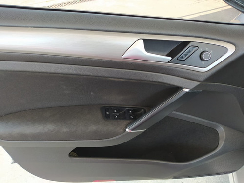 Volkswagen Golf 2015 Trendline Tp 1600cc R15