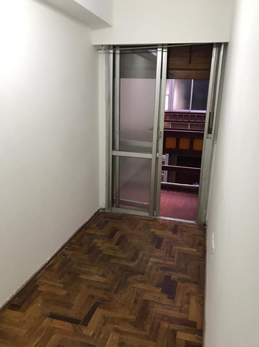 Imagen 5 de 8 de Venta Departamento De 2 Dormitorios Y Medio En Barrio Nueva Córdoba.