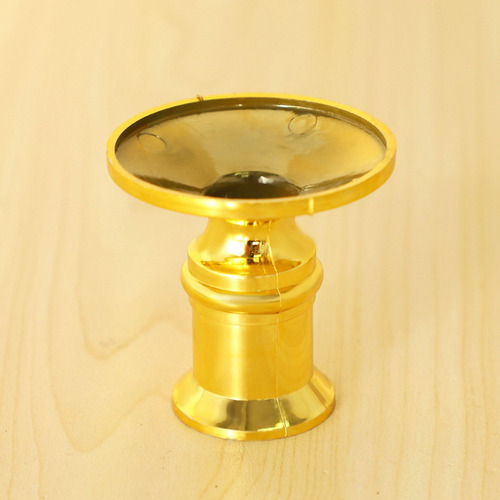 Candelabro Cónico Con Base De Vela Con Forma De Pilar Dorado