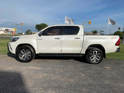 Toyota Hilux 2.8 Cd Srx 177cv 4x4 At 2017
