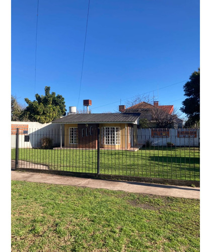 Excelente Esquina En Venta !