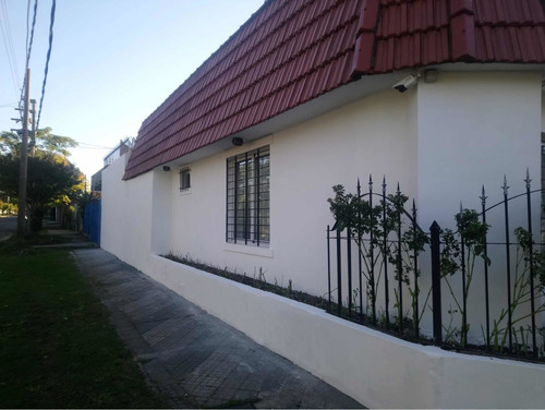 Imagen 8 de 10 de Venta- Re Tasada! Bajo El Precio Casa Con Pileta Y Parrilla!