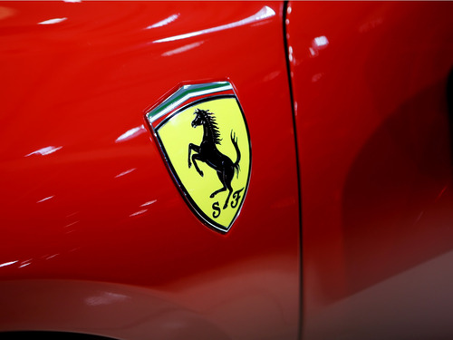 Ferrari 296 GTB 3.0 V6 TURBO PHEV F1-DCT
