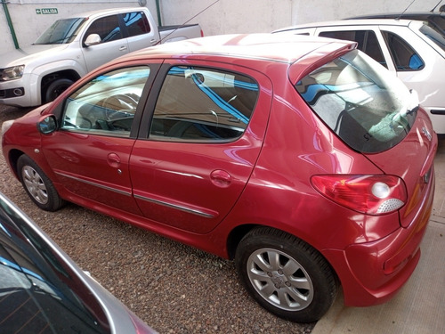 Imagen 14 de 15 de Peugeot 207 2011 1.4 Allure 75cv
