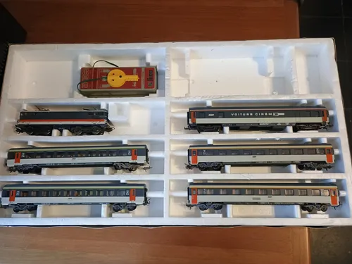 Set Lima Locomotora Y 5 Vagones Sncf H0 (Usado)
