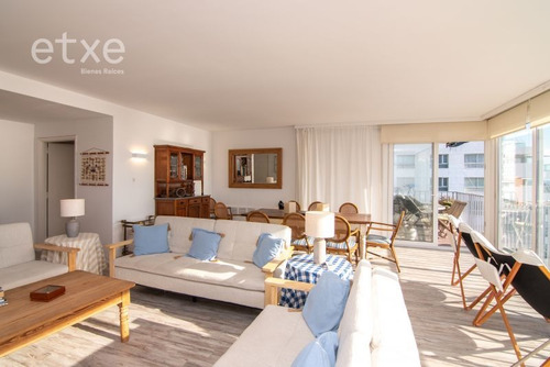 Apartamento En Venta De 3 Dormitorios En Puerto
