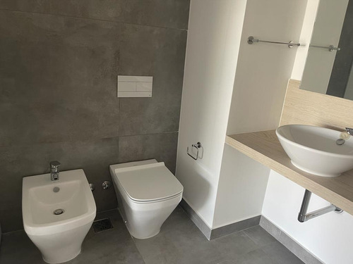Excelente Loft De 47 Mts Con Cochera En Distrito Quartier, Retiro.