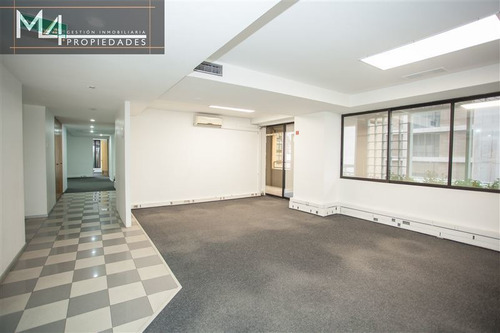 Oficina En Venta De 6 Privados En Providencia