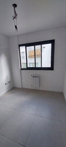 Departamento Dedos Ambientes En Venta - Castelar Norte