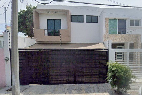 Casa Con Excelente Ubicación En Y Mtto. Presa De La Angostura, Laboratorio Cfe, Irapuato, Gto. Arf