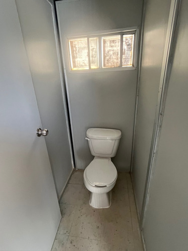 Baños Sanitarios Mixtos Para Hombres Y Mujeres Con Clima