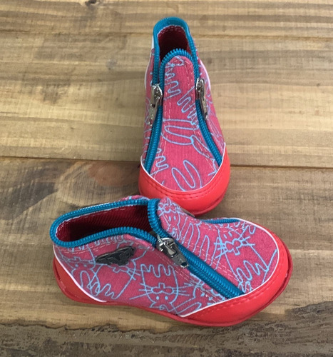 Imagen 7 de 9 de Zapatillas Botita Te Para Tres Diseños Modernos Niñas