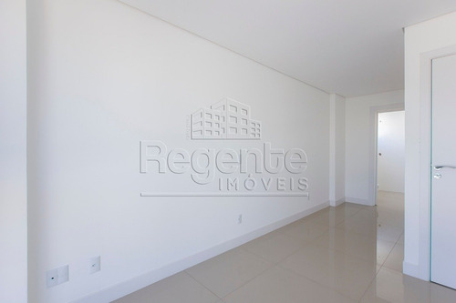 Imagem 6 de 15 de Apartamento A Venda Com 3 Quartos No Centro De Florianopolis - V-81606