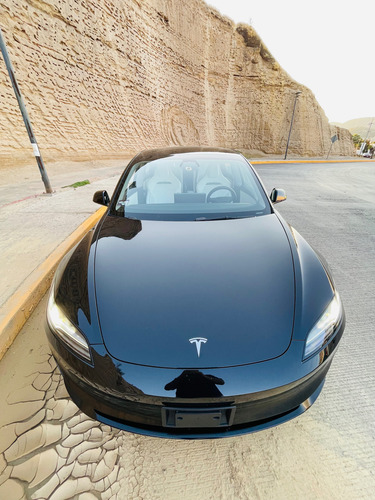 Model 3 Equipo Top 2025 Tesla Model 3 Performance · Sedan ·