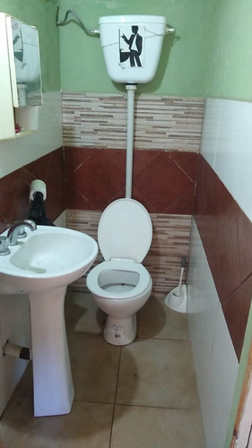 Imagen 13 de 14 de Excelente Casa En Venta. Quincho Con Cocina. 4 Baños. Propiedad Muy Iluminada Ambientes Amplios.