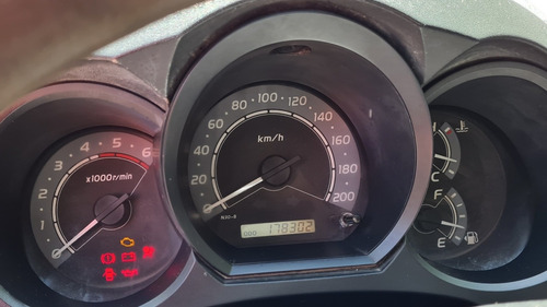 Toyota Hilux 2.5 Cab Doble 4x2 2010