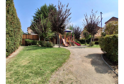Se Arrienda Casa En Huechuraba En Condominio