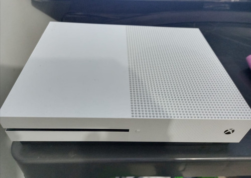 Microsoft Xbox One S 1tb Gears 5 Bundle Color Blanco (Usado)