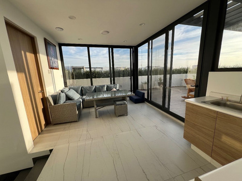 Doble Altura, Amplio Jardín, Vapor- La Vista Residencial