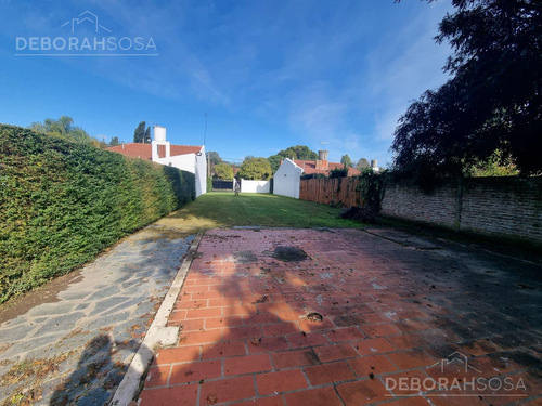 Venta Casa Con Hermoso Parque Y Piscina , En La Reja, Moreno!!!