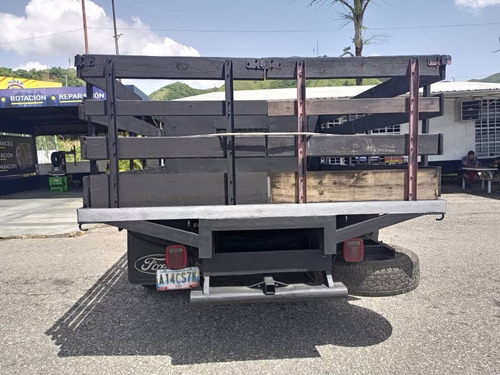 Imagen 2 de 16 de Ford F-350 Plataforma