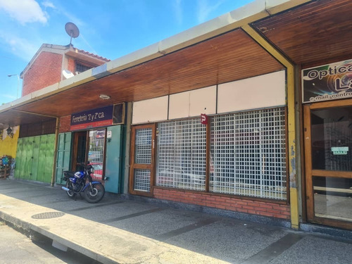 Marisol Castro Alquila Local Comercial En C.c. Paseo Las Acacias | Av. Bolívar | Valencia | A Pie De Calle | Calle 133 López Latouche | Subiendo Hacia La Cruz Roja | Inl-ka
