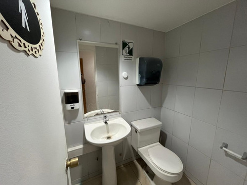 Se Vende Gran Oficina Con 7 Privados Y Salón En El Centro