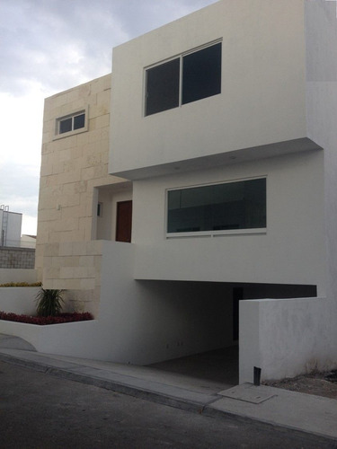 Preciosa Residencia En Centro Sur, Misiones Ii - Sótano, 3 Habitaciones, Ctoserv