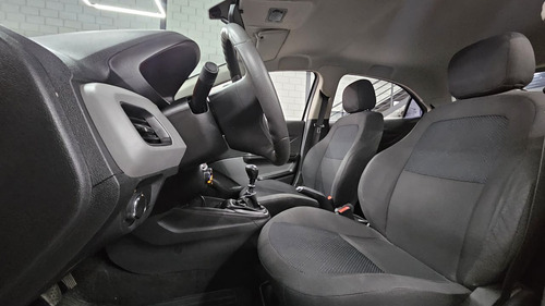Chevrolet Onix ONIX HATCH Joy 1.0 8V Flex 5p Mec.
