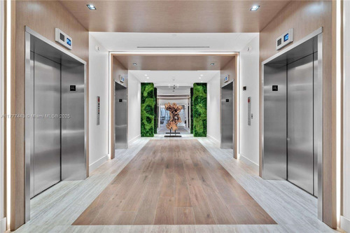 Alquiler Departamento Miami Beach 2 Amb/ Playa Y Cochera Roney Palace / 1 Hotel Complejo 5 Estrellas. 3 Piscinas, Jacuzzi, Acceso Directo A La Playa 5 Cuadras De Lincoln Road. 2301 Collins Ave.