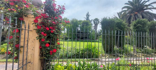 Casona Patronal 4 D 4 B 541 M2 En 9.851 M2 De Parque