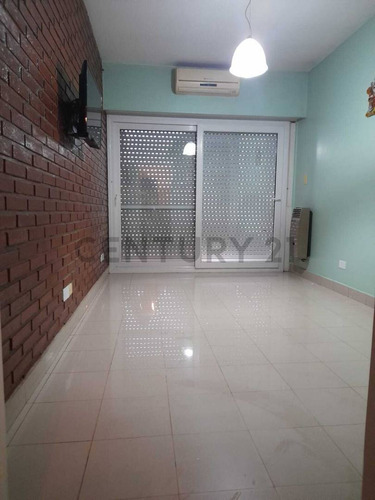 Casa En Venta Olivos - Roche - 6 Ambientes - Pileta - Parrilla - 2 Cocheras