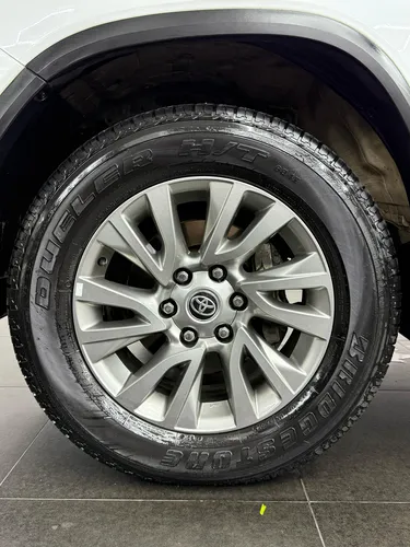 Toyota Fortuner Srv Diésel 2.4 4x2