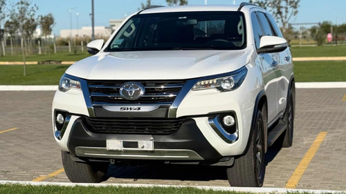 Toyota Hilux SW4 2.8 Srx 177cv 4x4 7as At