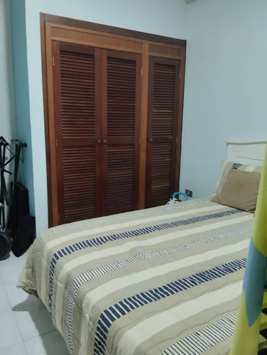 Se Vendé Casa En Urbanización El Trigal Norte Calle Acuario. L.m