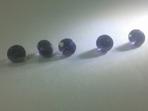 66 Se Vende Zircon Redondo Facetada De Color Amatista Origi.