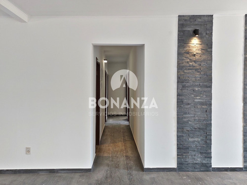 Imagen 10 de 28 de Piriápolis, Los Ángeles. Casa En Venta. 3 Dormitorios, 2 Baños.
