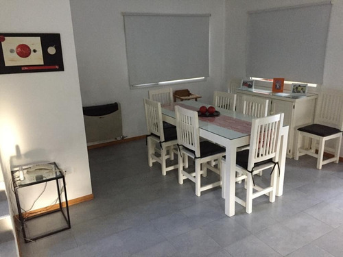 Casa De 5 Ambientes,3 Dormitorios Y 3 Baños Con Pileta Climatizada ( No Termal )