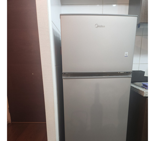 Refrigerador Midea Frío Directo 207 Litros - Usado