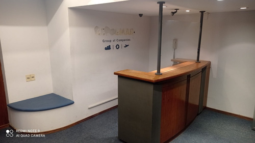 Oficina Al Frente, Muy Bien Ubicada En Ciudad Vieja, Con Todos Los Servicios Cerca Y En Una Calle Excelente Para Ubicar Su Empresa