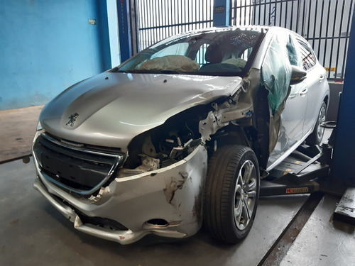Imagem 5 de 7 de Sucata Peugeot 208 Griffe 1.6 16v Flex 2015 Retirar Peças