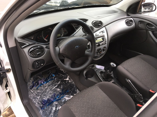 Imagem 6 de 8 de Ford - Focus 1.6 Sedan Glx, Apenas 79 Mil Km Raridade!!!