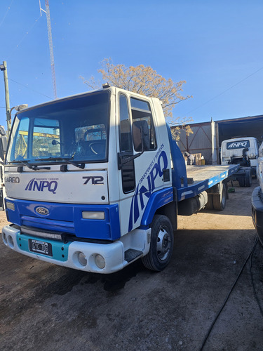 Ford Cargo 712 Modelo 2008 Con Plancha Camilla De Auxilio