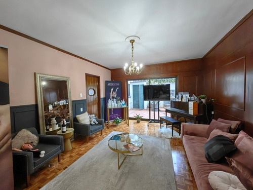Casa De 501m2 / 4r / 3.5b / 4a
