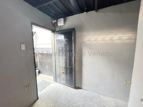 Ana Karina Molleja Vende Potencial Local Comercial En Zona Oeste Barquisimeto, Lara/ Akm