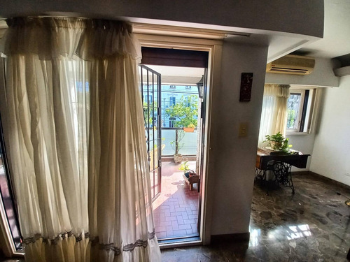 Amplio Ph De 4 Ambientes + Terraza Con Quincho Y Balcón En Flores Sur